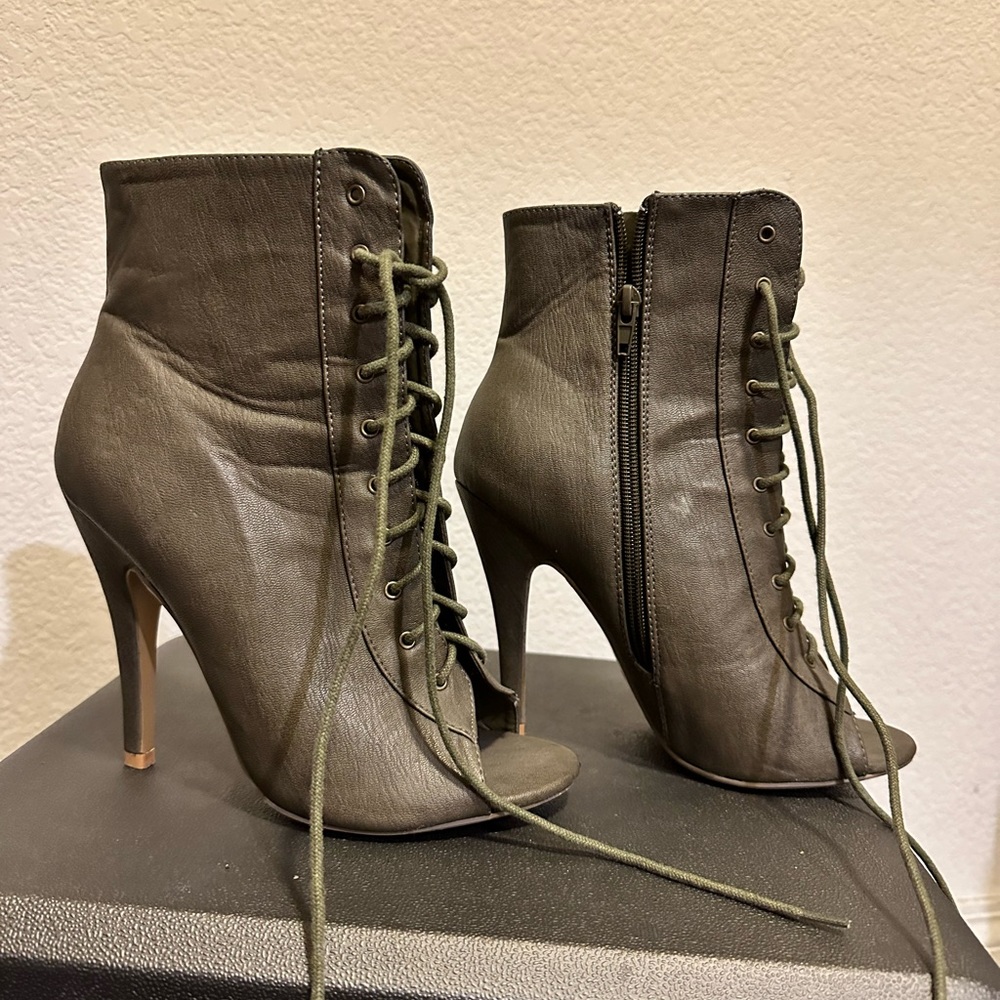 4 inch Clabel open-toes booties